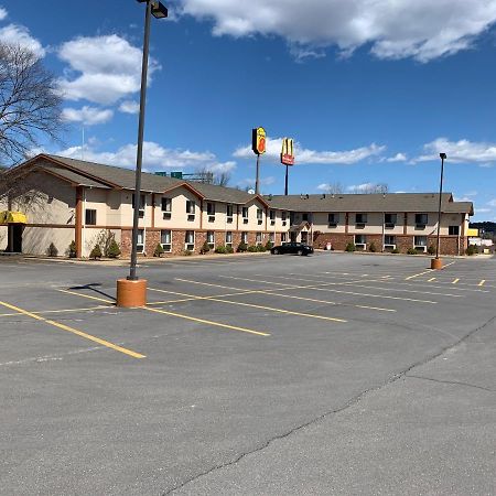 Super 8 By Wyndham Tilton/Lake Winnipesaukee Exteriér fotografie