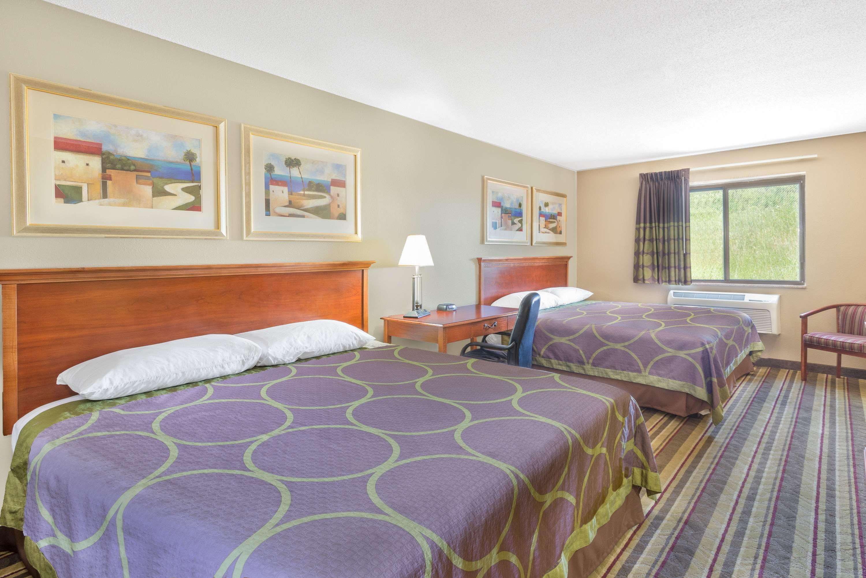 Super 8 By Wyndham Tilton/Lake Winnipesaukee Exteriér fotografie