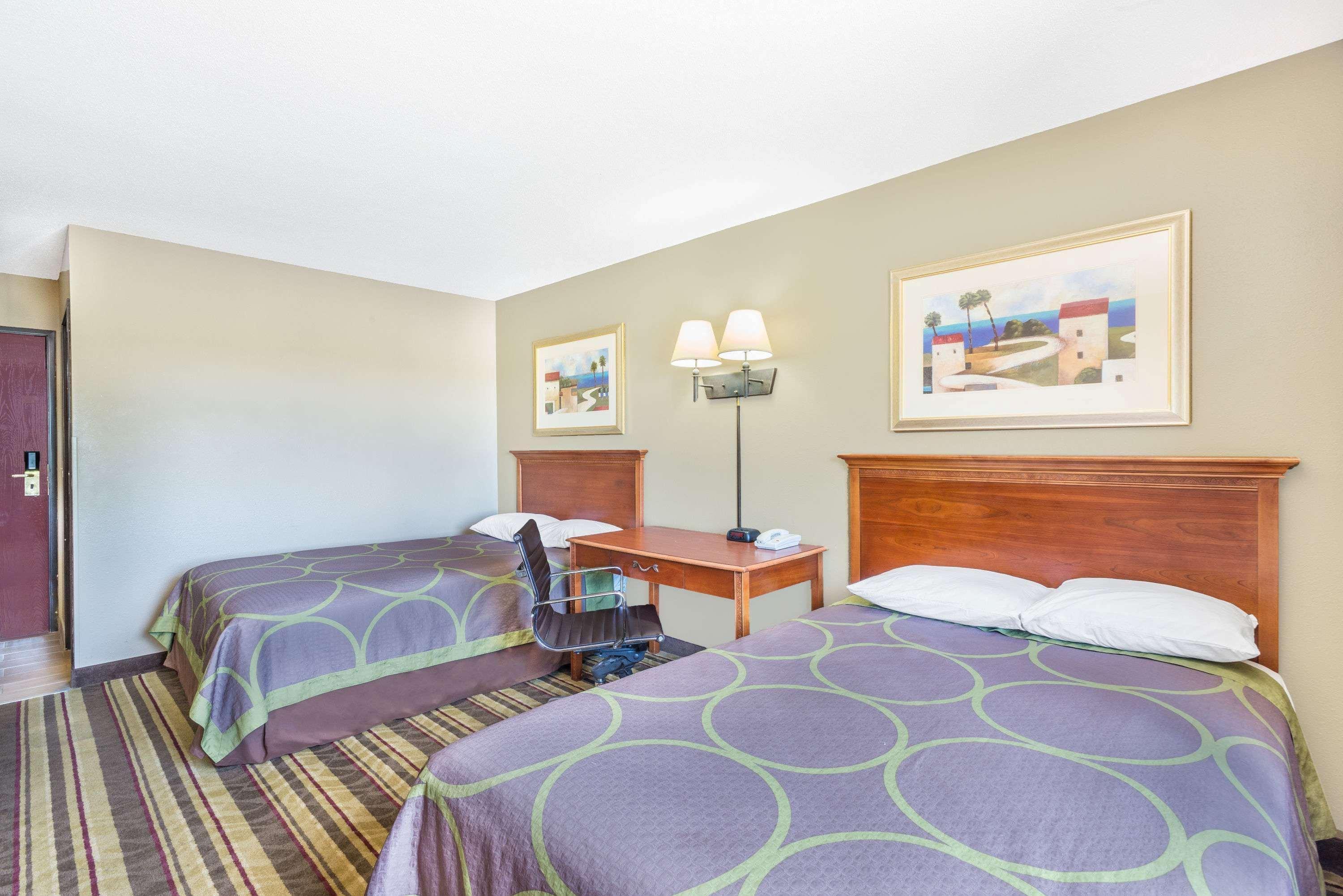 Super 8 By Wyndham Tilton/Lake Winnipesaukee Exteriér fotografie