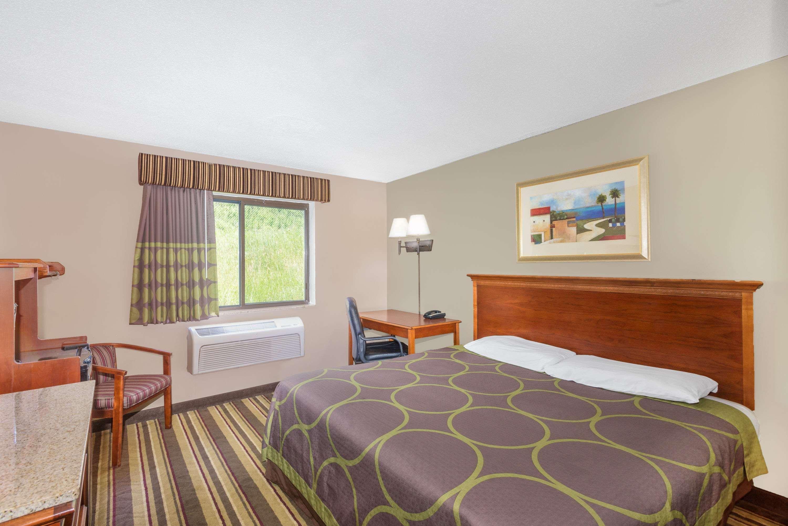 Super 8 By Wyndham Tilton/Lake Winnipesaukee Exteriér fotografie