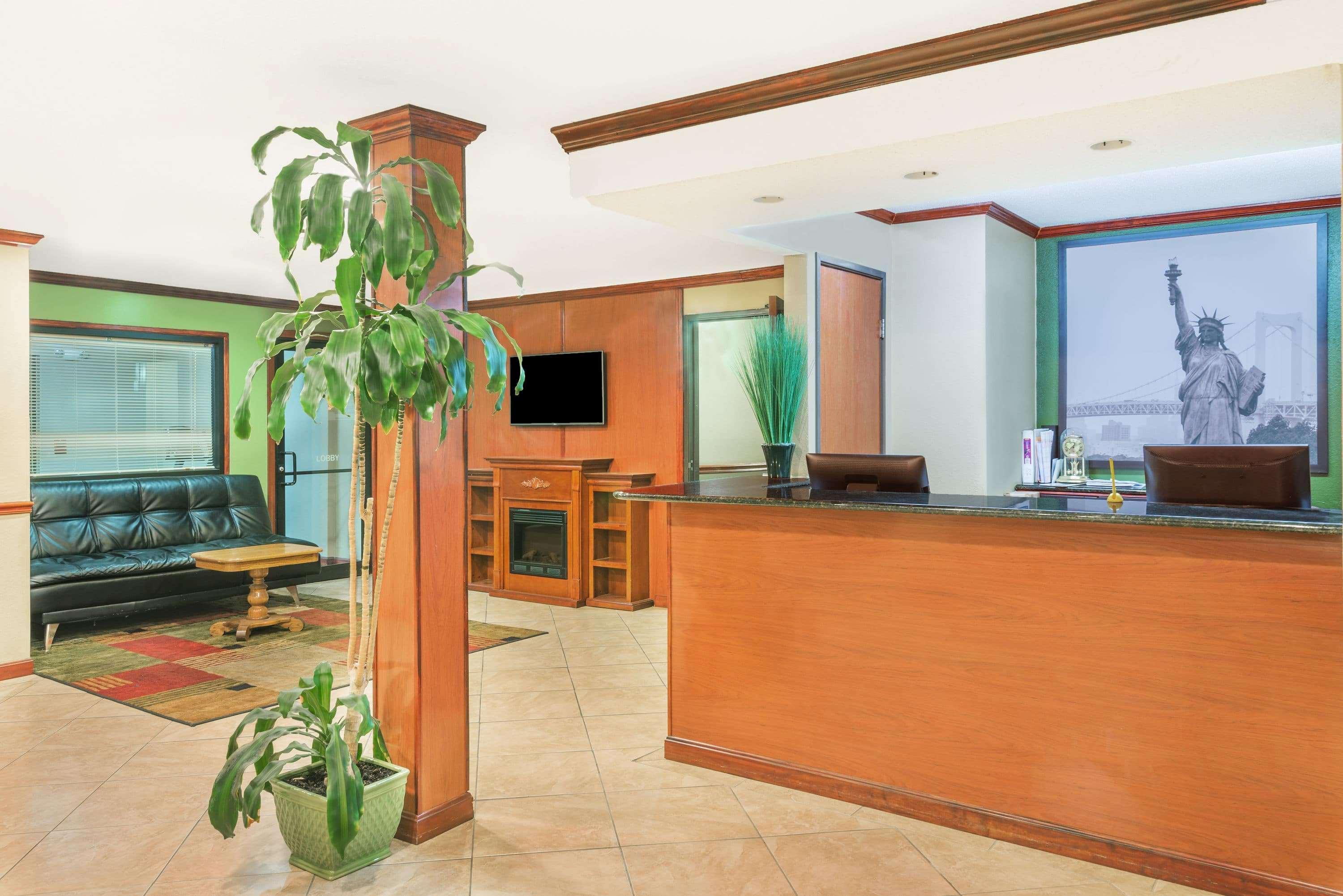 Super 8 By Wyndham Tilton/Lake Winnipesaukee Exteriér fotografie