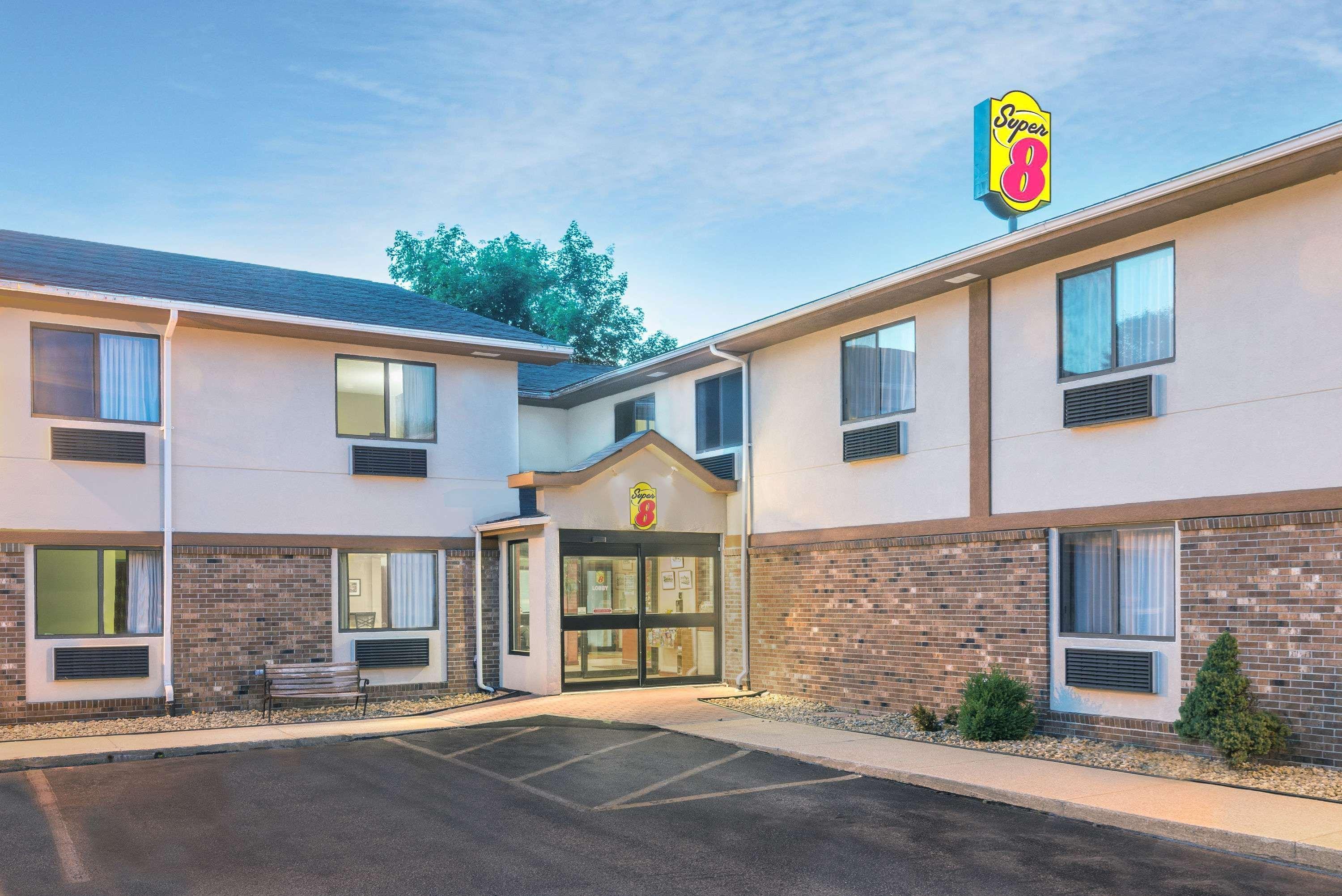 Super 8 By Wyndham Tilton/Lake Winnipesaukee Exteriér fotografie