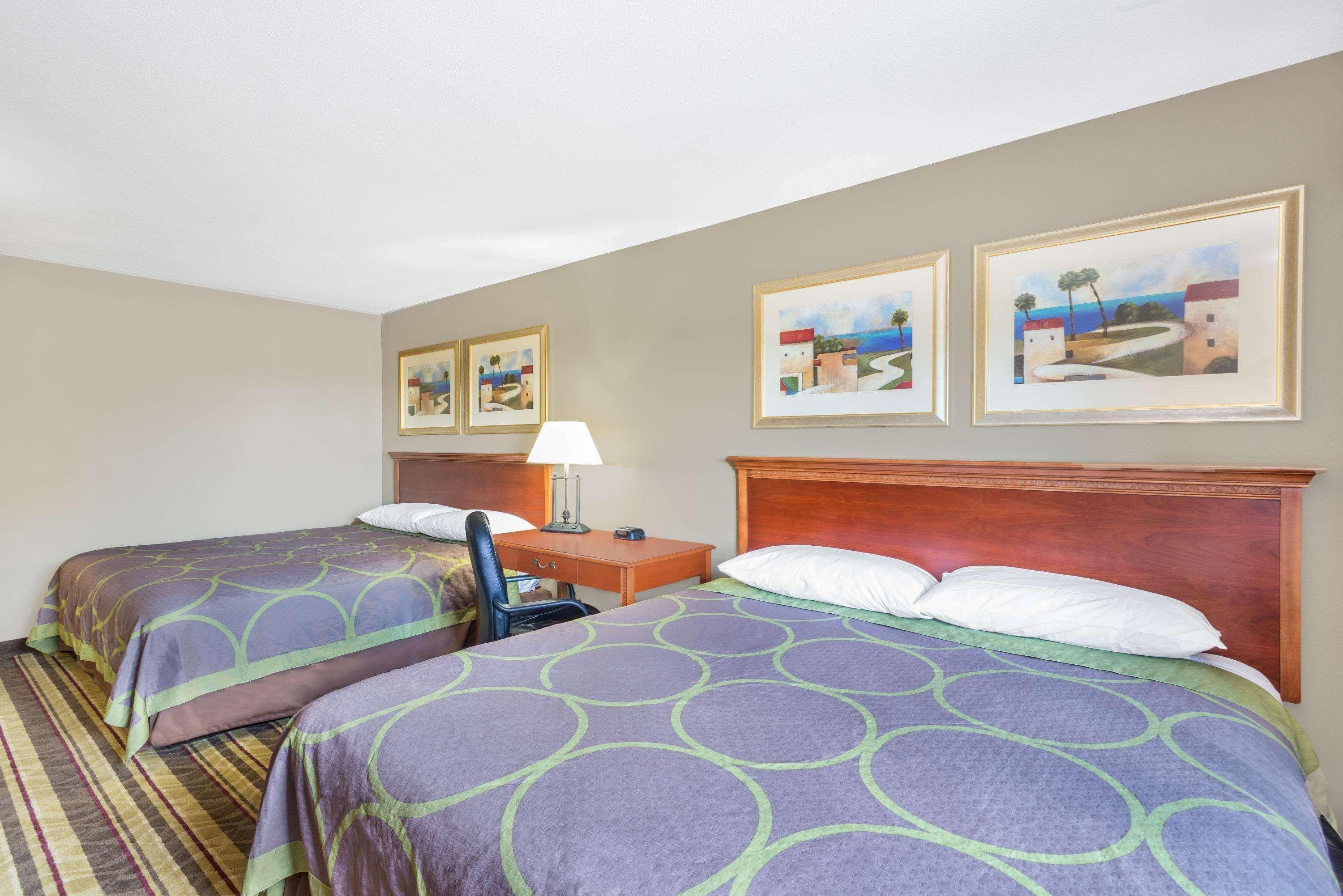 Super 8 By Wyndham Tilton/Lake Winnipesaukee Exteriér fotografie