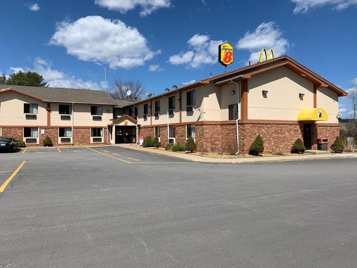 Super 8 By Wyndham Tilton/Lake Winnipesaukee Exteriér fotografie