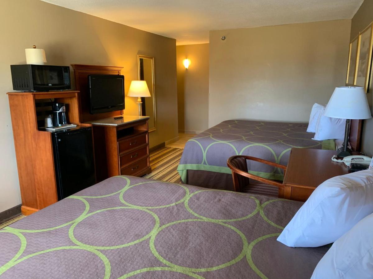 Super 8 By Wyndham Tilton/Lake Winnipesaukee Exteriér fotografie
